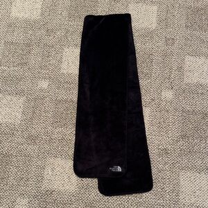 The North Face Black Fleece Scarf